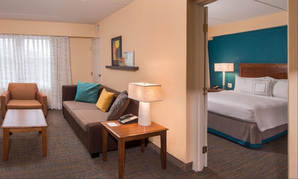 By Marriott Greenbrier Hotel