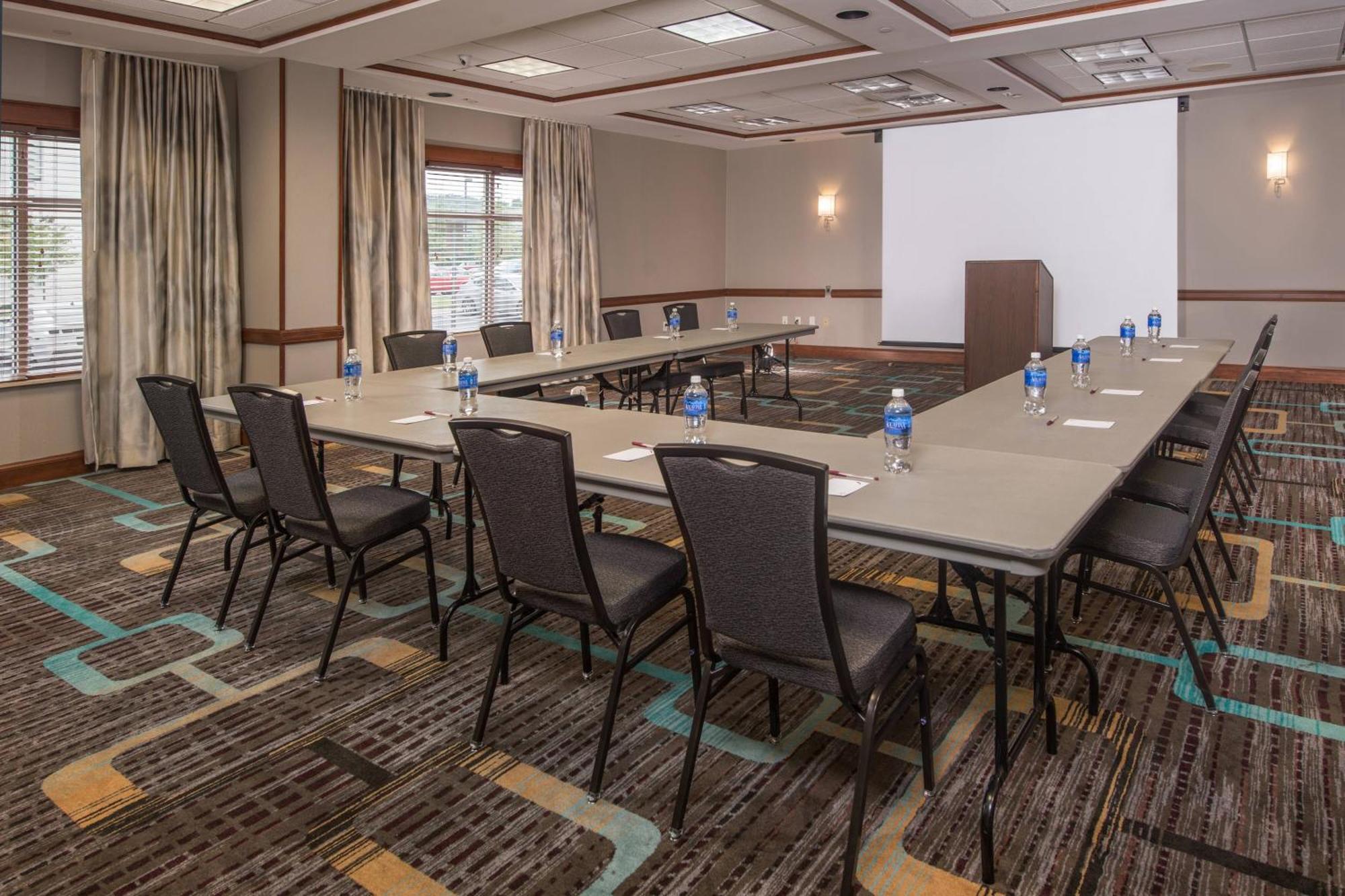 Hotel By Marriott Greenbrier Chesapeake