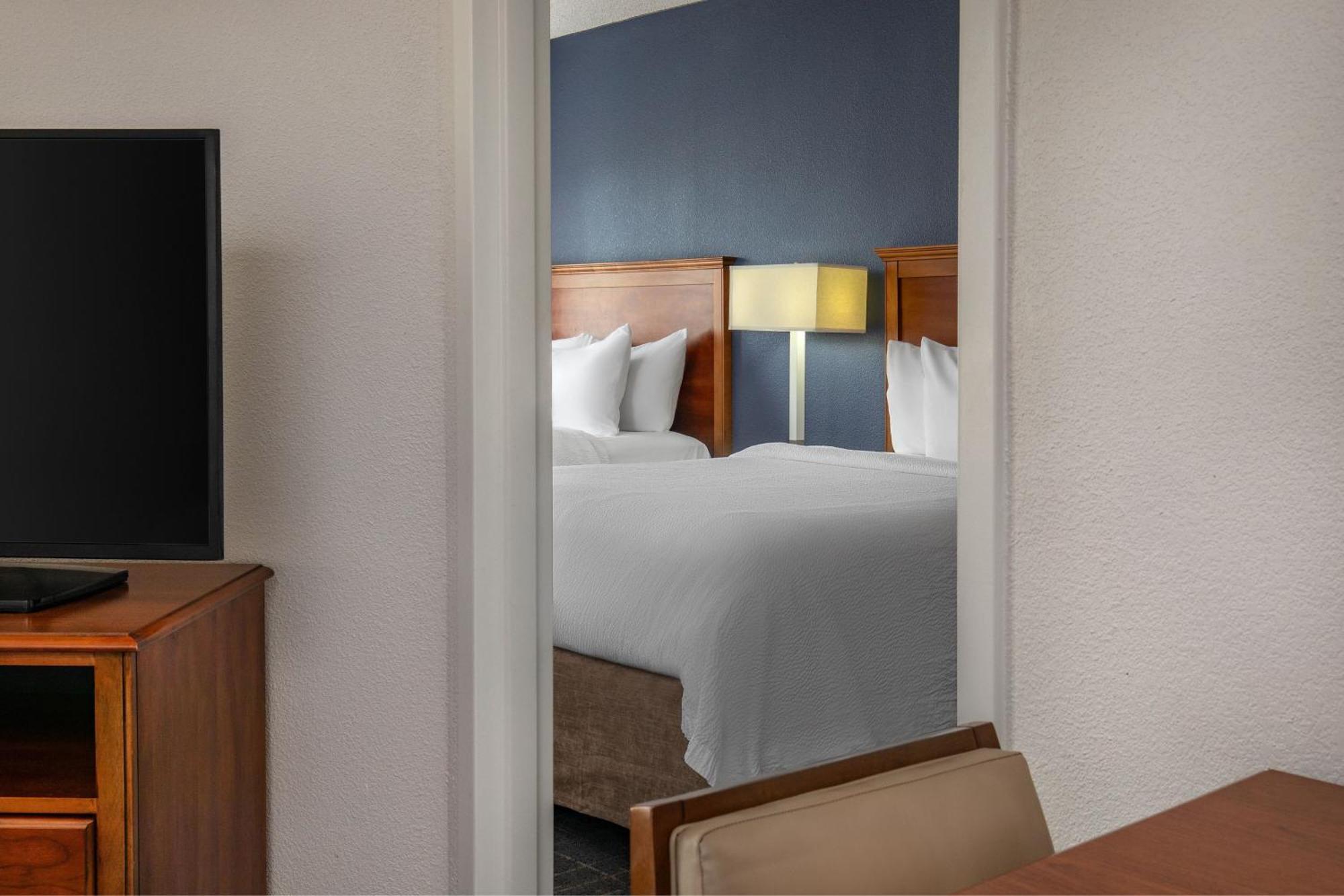Hotel By Marriott Greenbrier