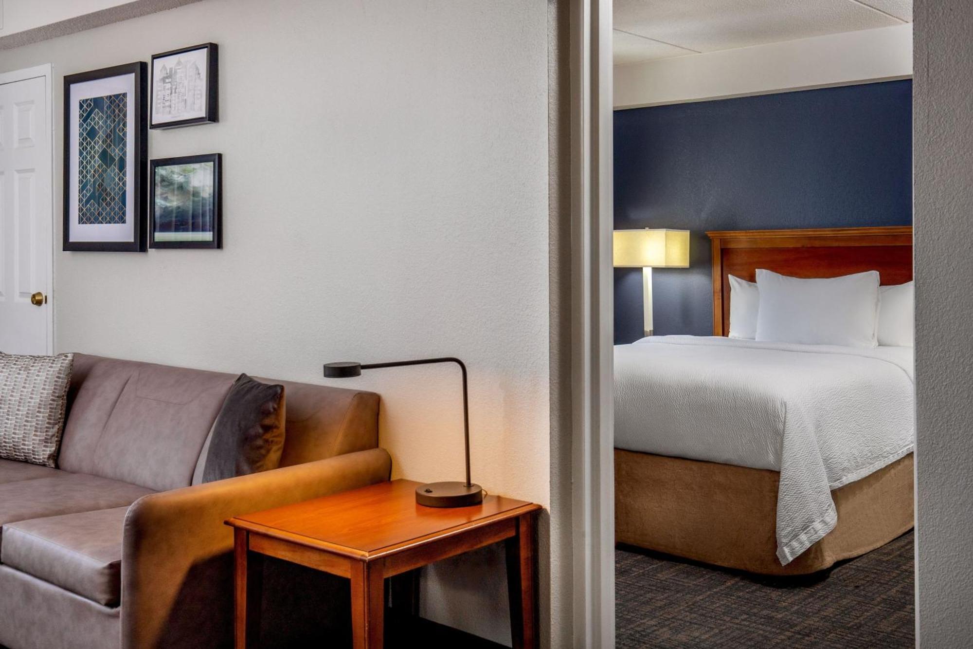 By Marriott Greenbrier Hotel 3*