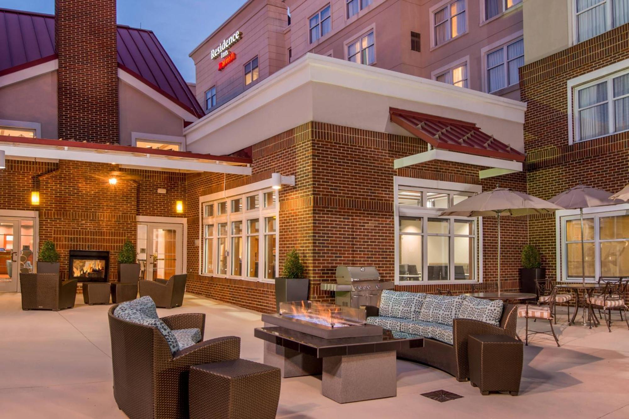 Hotel By Marriott Greenbrier