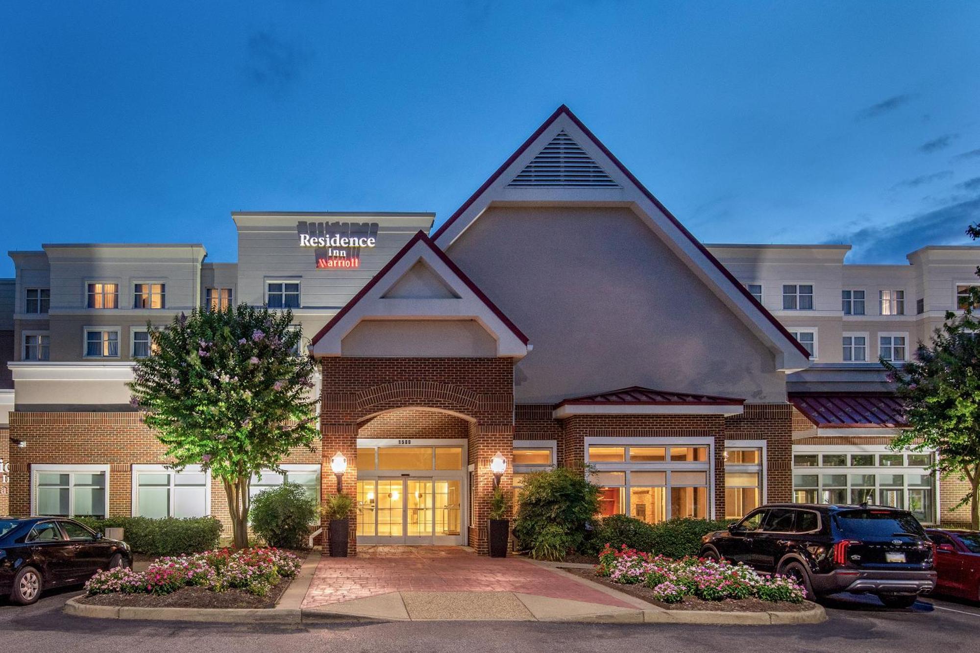 Hotel By Marriott Greenbrier 3*
