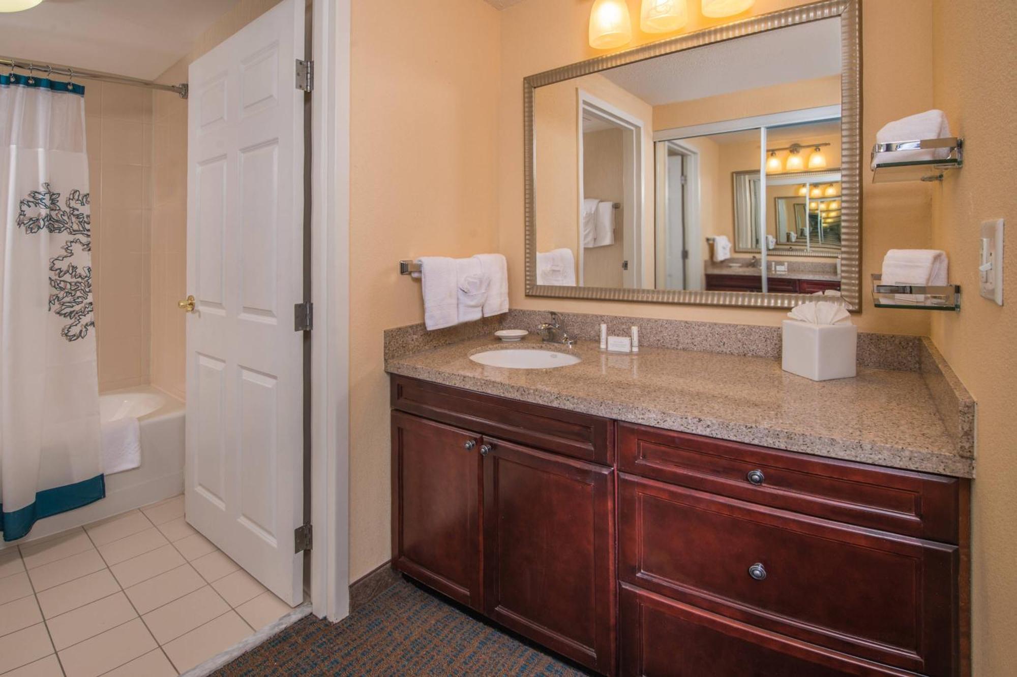 By Marriott Greenbrier 3* Chesapeake