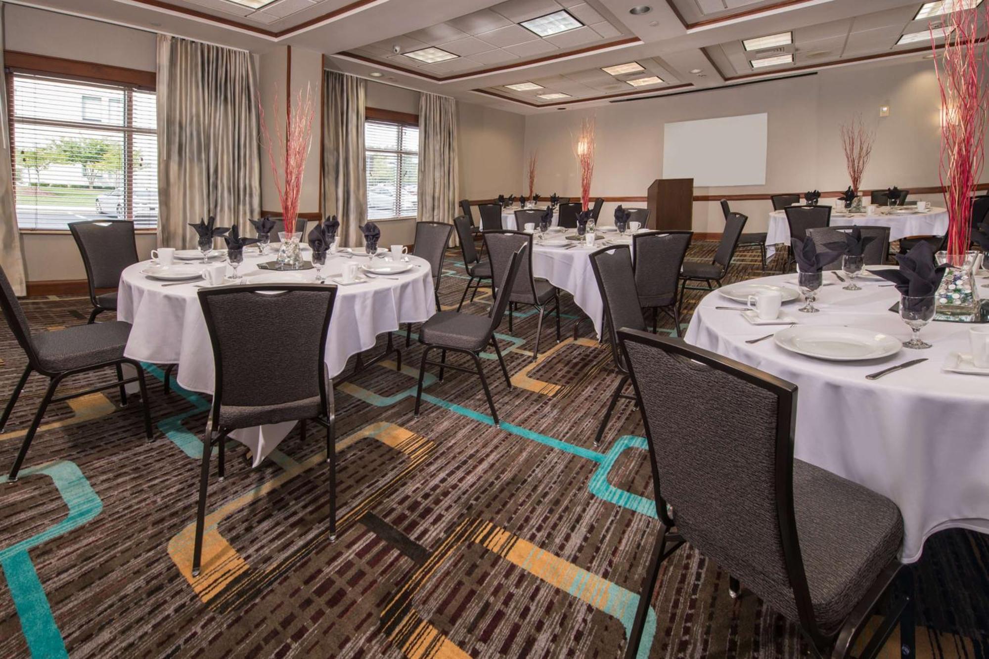 By Marriott Greenbrier Hotel 3*