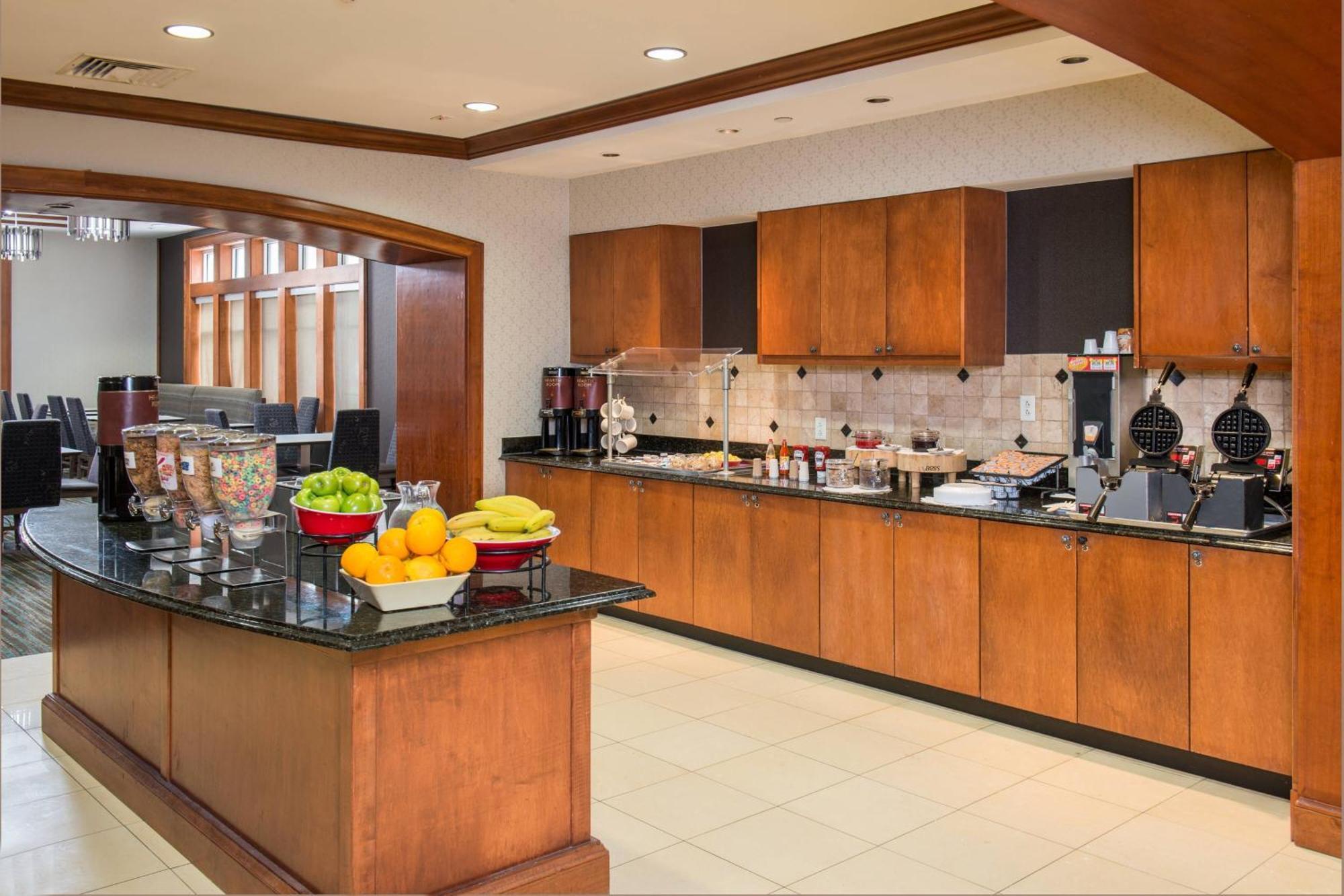 By Marriott Greenbrier Hotel Chesapeake
