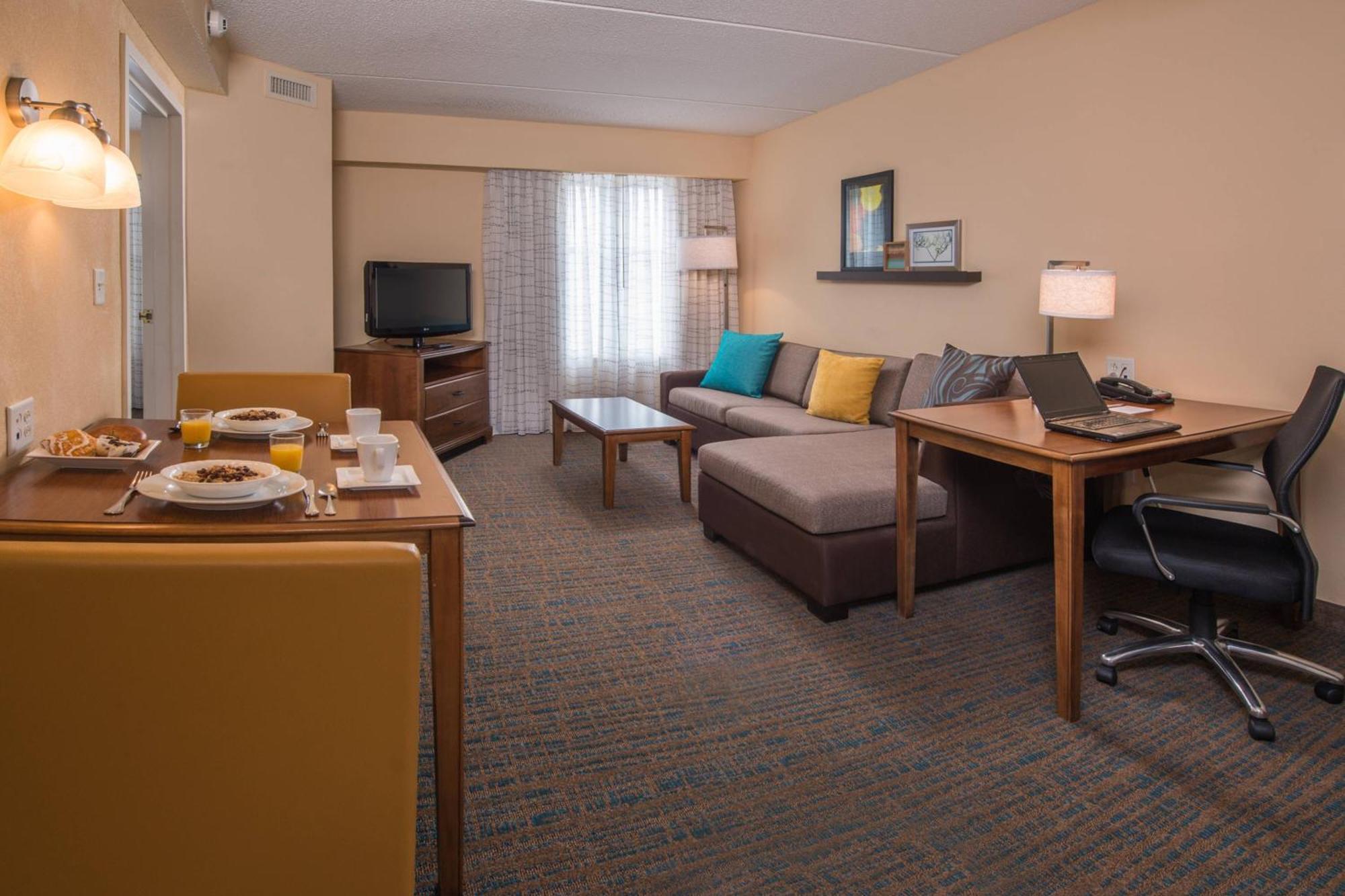 By Marriott Greenbrier Hotel