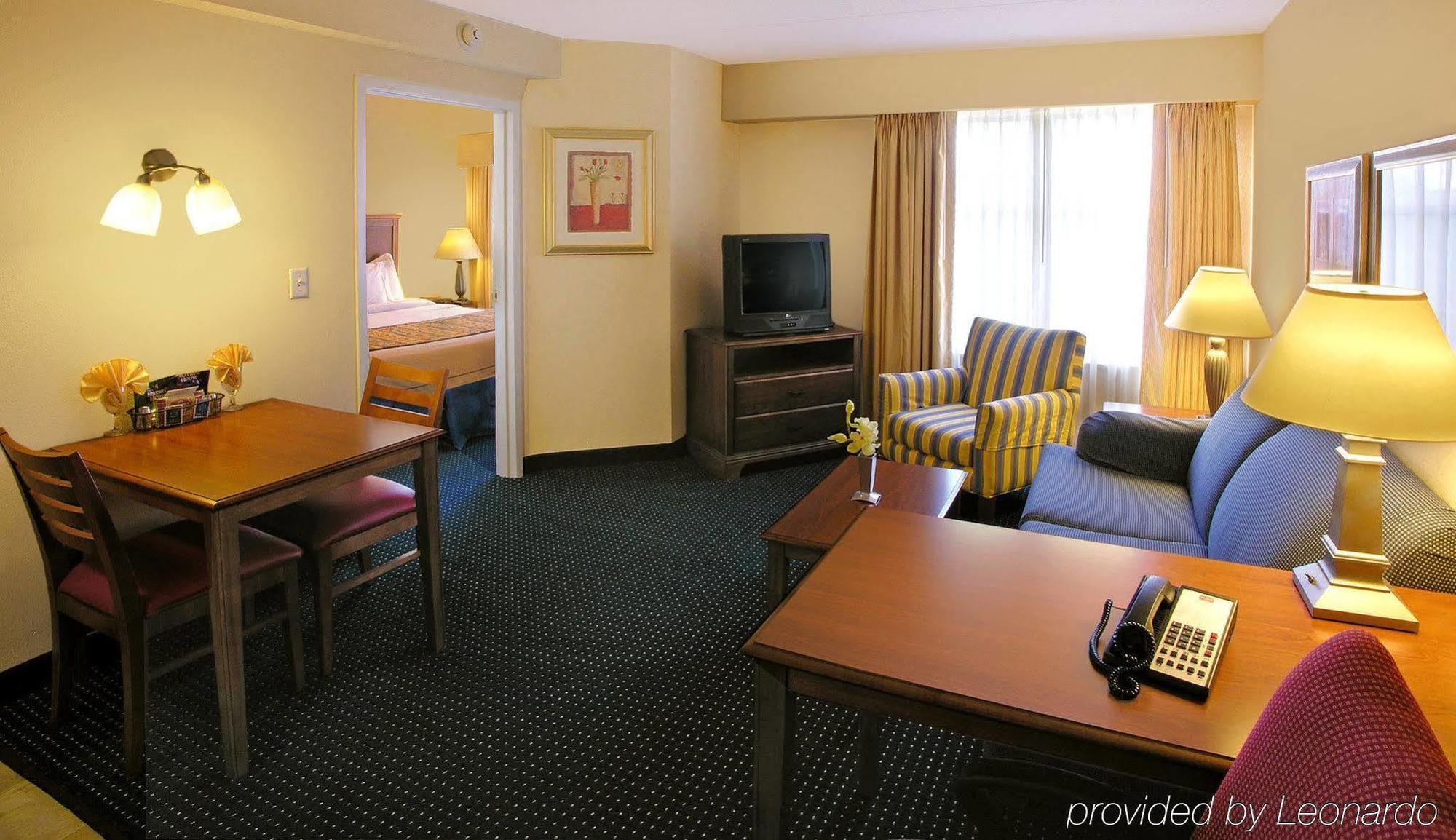 Hotel By Marriott Greenbrier