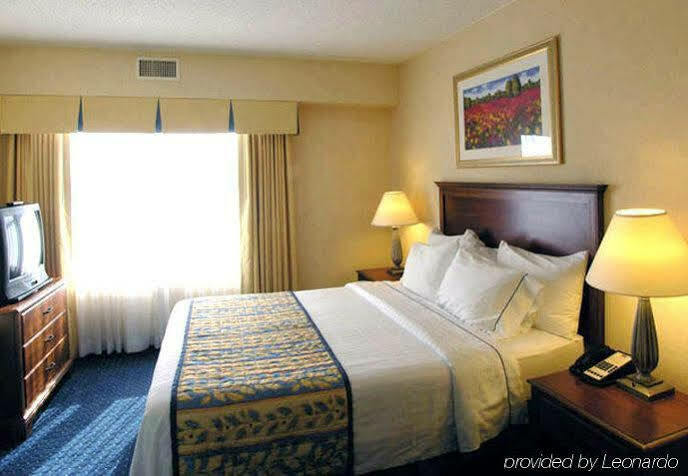 By Marriott Greenbrier 3*