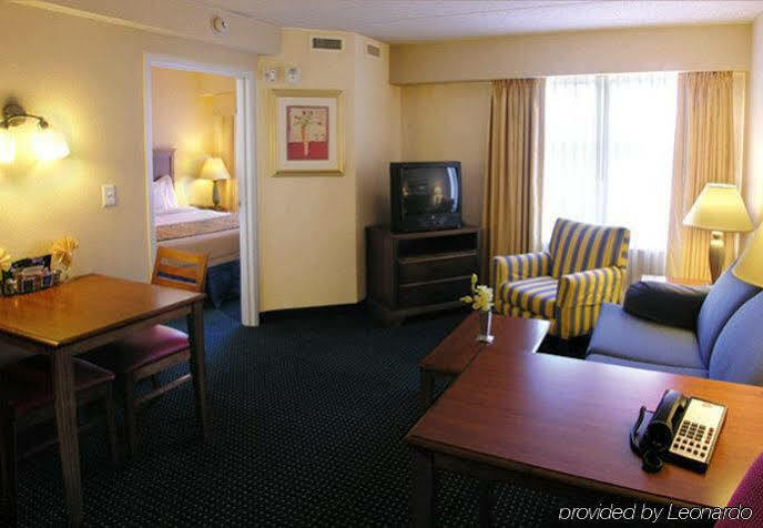 By Marriott Greenbrier 3* Chesapeake